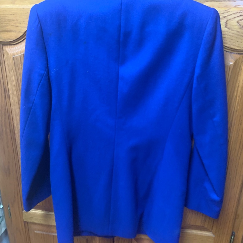 Blazer - Picture 4 of 4
